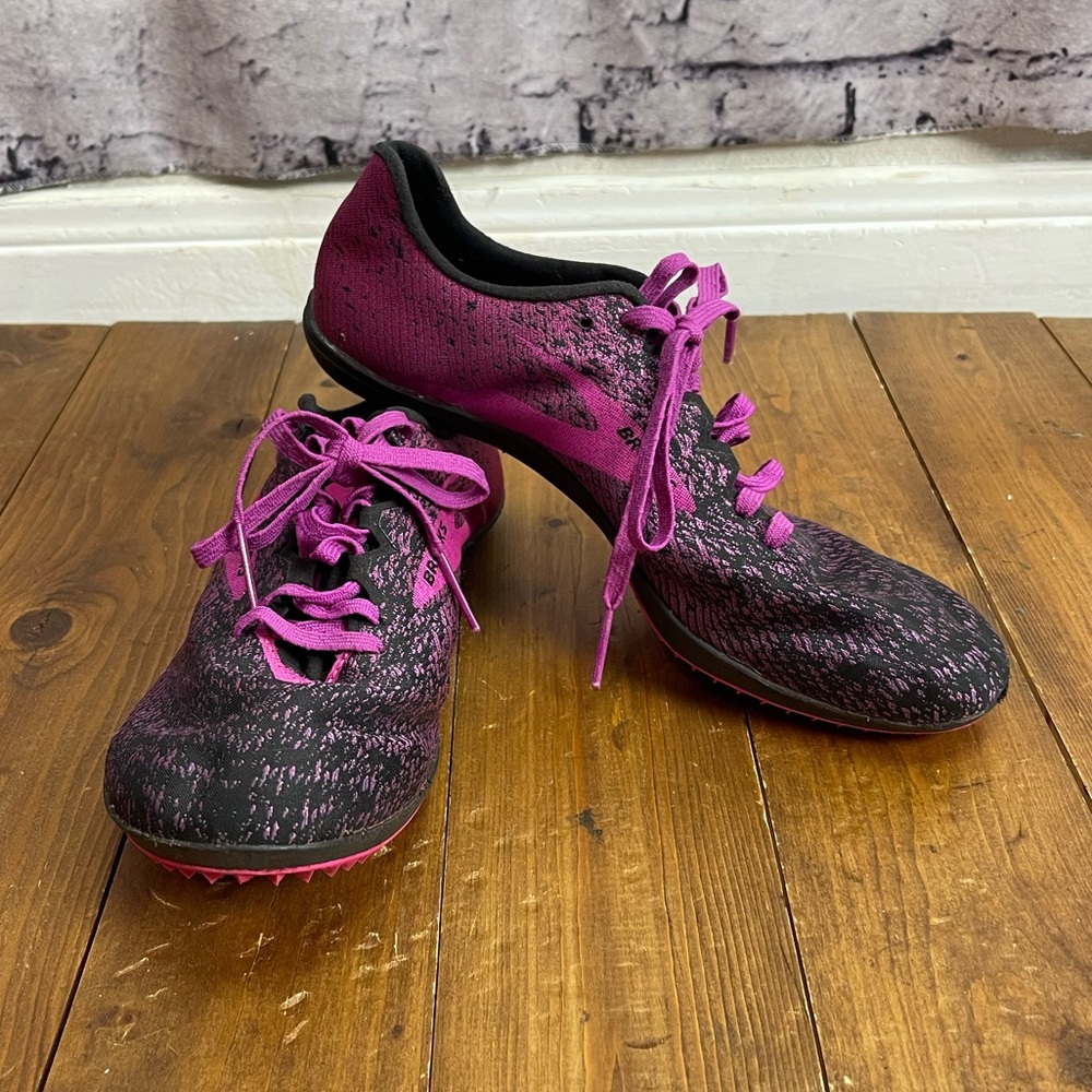 Brooks Mach 19th edition spikeless track shoes Womens size 8.5